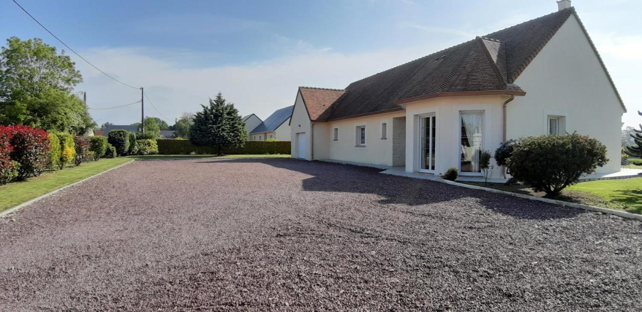 Gite "Au P'Tit Tourois" De Plain-Pied Tout Confort Avec Veranda Proche D'Omaha Beach Et De Bayeux Accueillant Les Animaux Esterno foto
