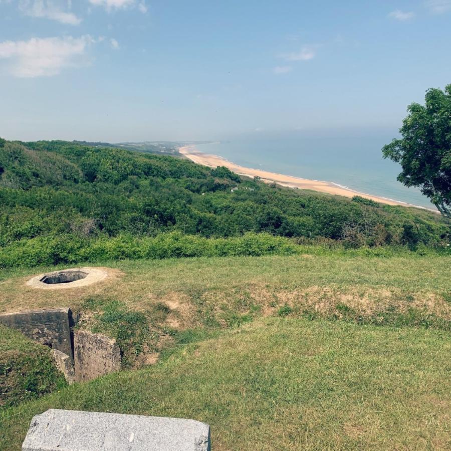 Gite "Au P'Tit Tourois" De Plain-Pied Tout Confort Avec Veranda Proche D'Omaha Beach Et De Bayeux Accueillant Les Animaux Esterno foto