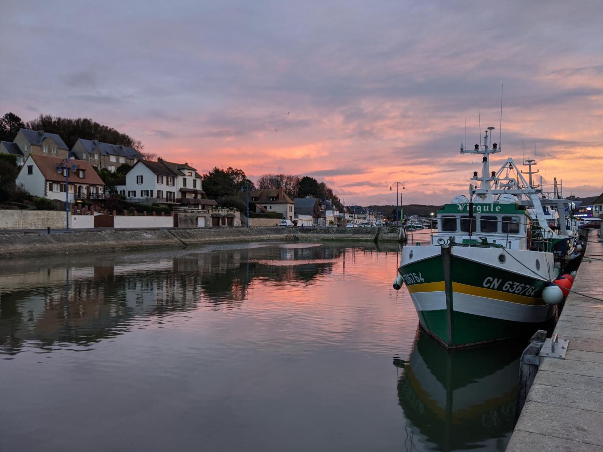 Gite "Au P'Tit Tourois" De Plain-Pied Tout Confort Avec Veranda Proche D'Omaha Beach Et De Bayeux Accueillant Les Animaux Esterno foto