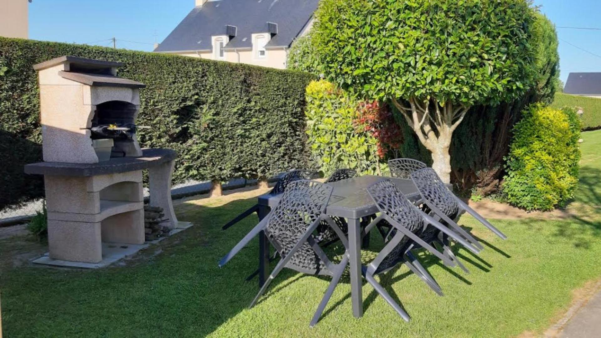 Gite "Au P'Tit Tourois" De Plain-Pied Tout Confort Avec Veranda Proche D'Omaha Beach Et De Bayeux Accueillant Les Animaux Esterno foto